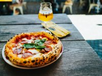 Welk bier past het beste bij pizza?