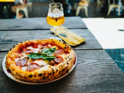 Welk bier past het beste bij pizza?